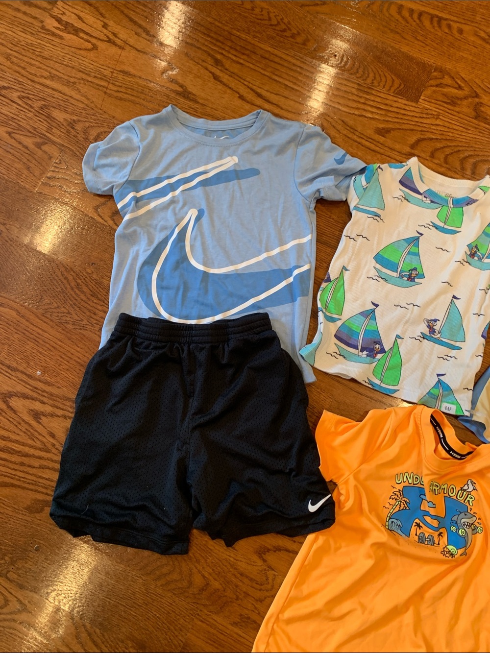 Under Armour Bright Orange Kids Short Sleeve Tee with Graphic bundle of 5 - Picture 9 of 9